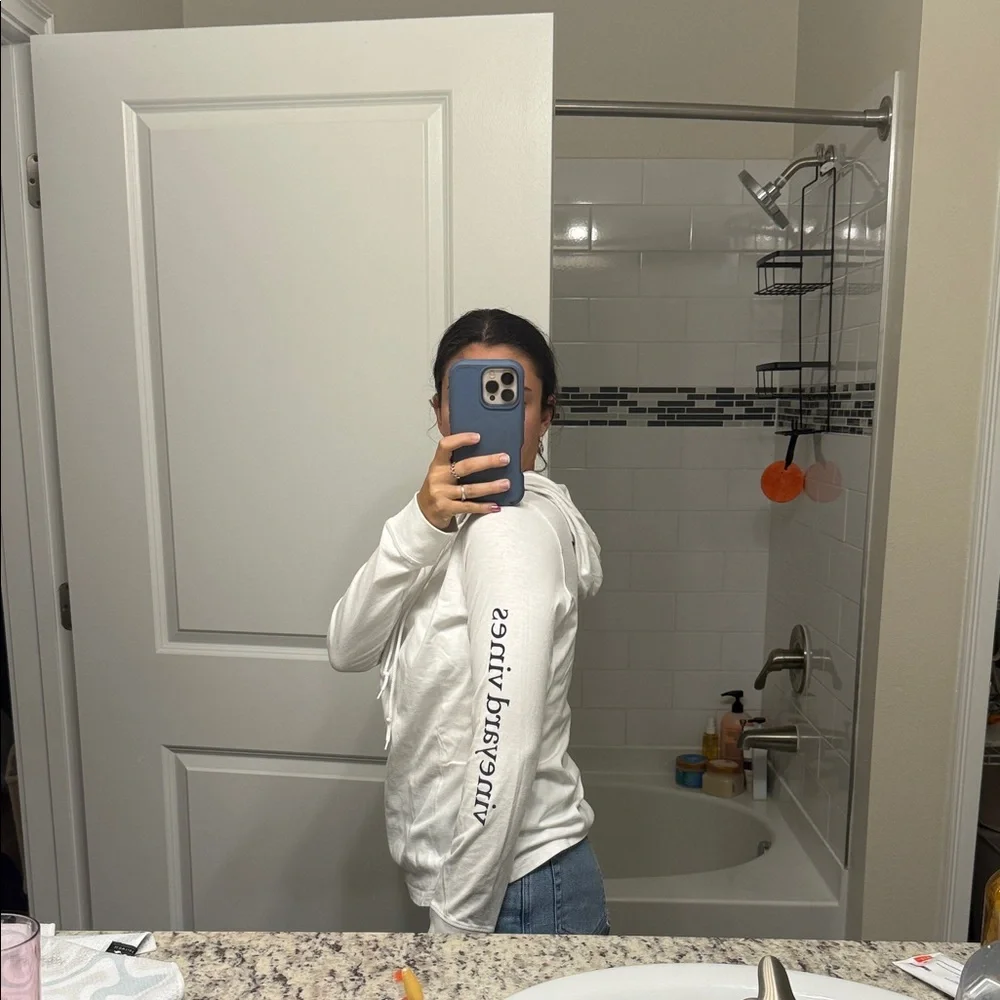 Vineyard Vines White Long Sleeve Tee with Logo - Picture 4 of 6